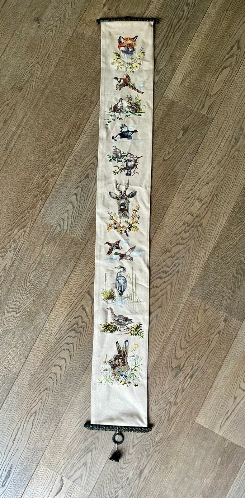 Vintage geborduurd schellekoord met bosdieren, Ophalen of Verzenden, Zo goed als nieuw, Handborduren, Overige typen