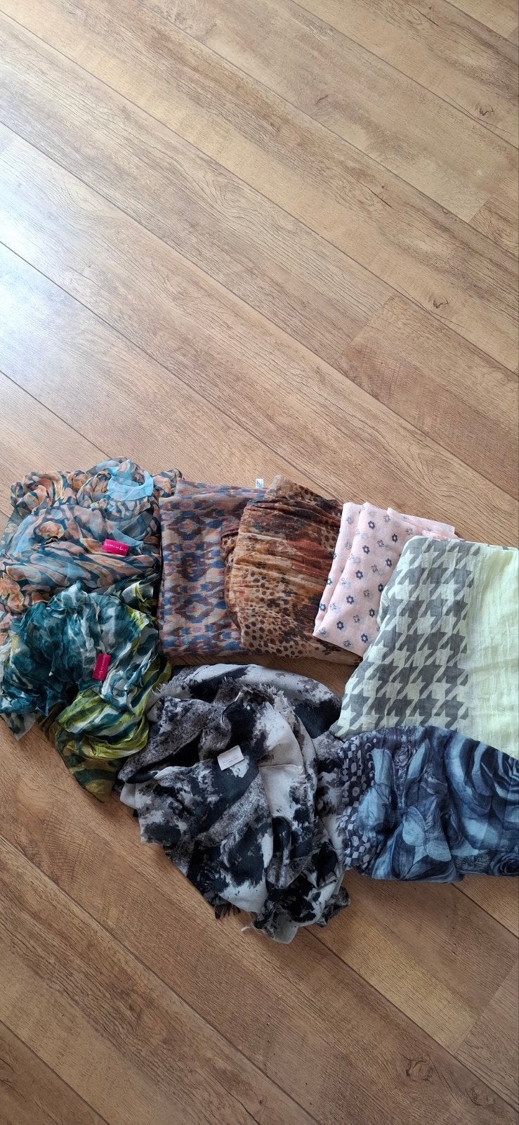 8 shawls langwerpig en vierkant, Kleding | Dames, Ophalen of Verzenden, Zo goed als nieuw, Sjaal