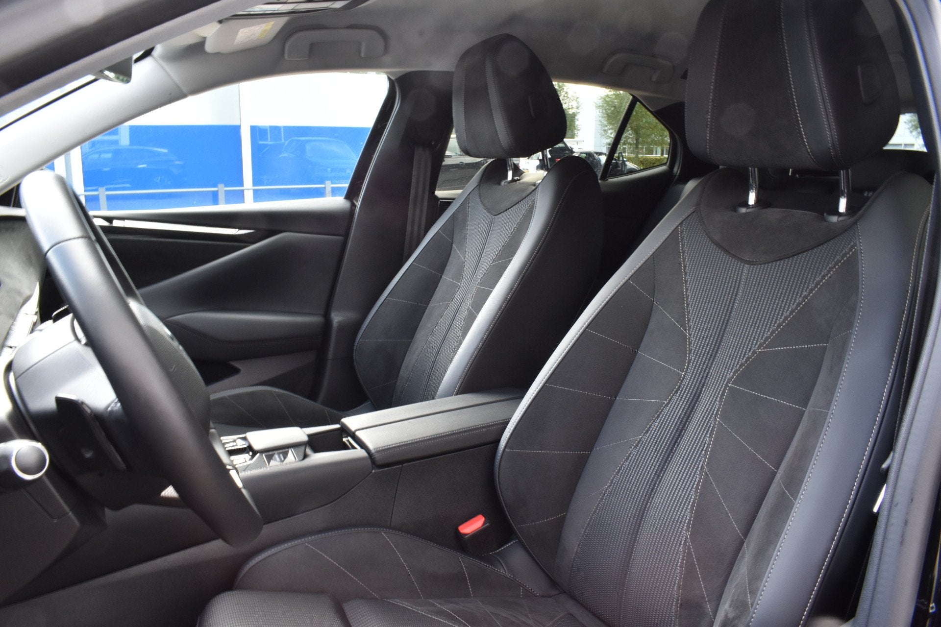 DS DS 4 Hybrid 136 DCS-6 Étoile Alcantara | Navi | Airco |, Auto's, Dealer onderhouden, Zwart, 1199 cc, Alcantara