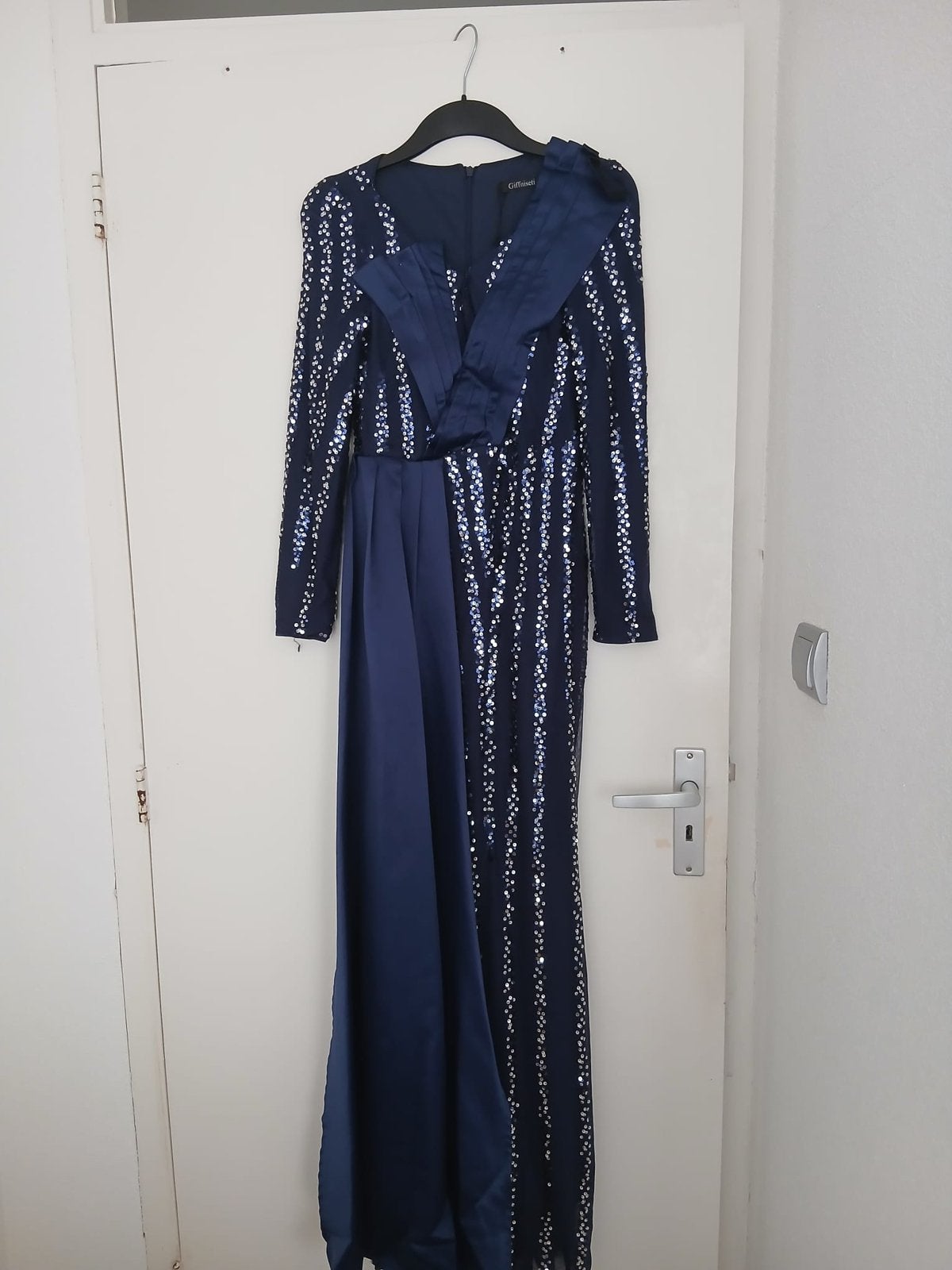 Prachtige blauwe glitterjurk te koop!, Kleding | Dames, Ophalen, Blauw, Zo goed als nieuw, Maat 36 (S)