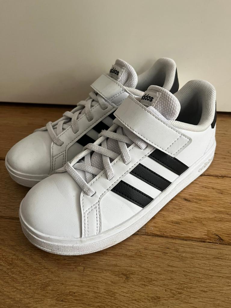 Maat 33 Adidas (1 of 2x gedragen!), Jongen of Meisje, Schoenen, Ophalen of Verzenden, Zo goed als nieuw