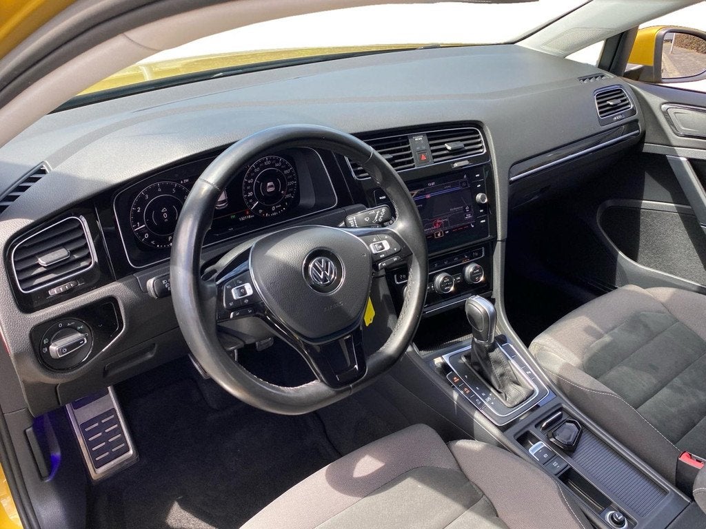 Volkswagen Golf 5-deurs 1.5 TSi DSG7-autom. Highline Busines, Auto's, 12 maanden, 4 cilinders, Geel, Bedrijf