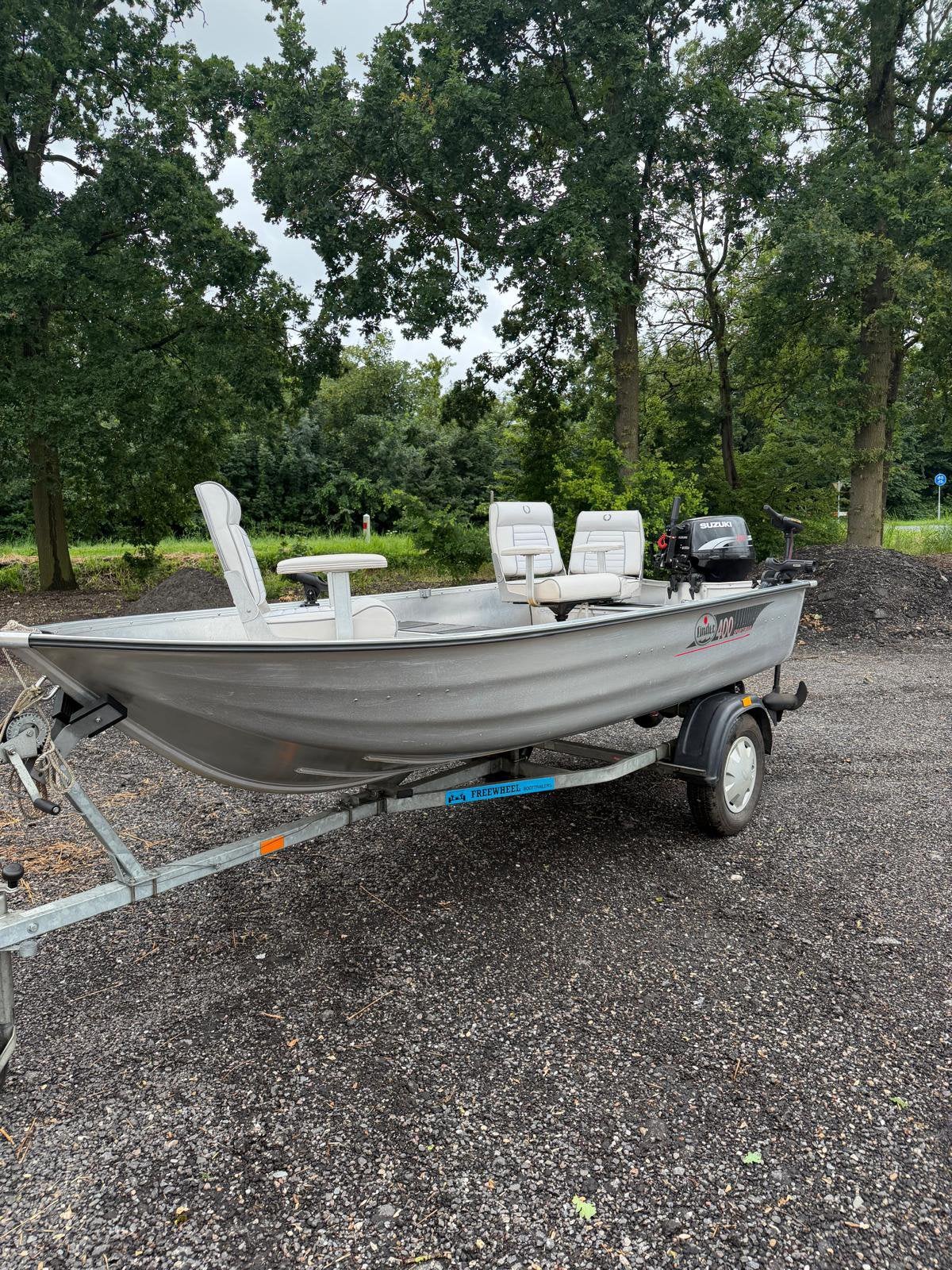 Linder 400 Sportsman aluminium toer/visboot Vraagprijs €4150, Watersport en Boten, Vis- en Consoleboten, Gebruikt, Tot 10 pk, Viertaktmotor