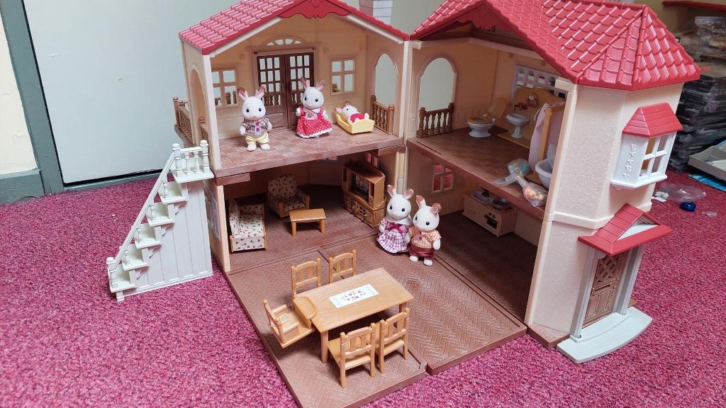 Sylvanian Families Groot huis met konijnen en div meubeltjes, Kinderen en Baby's, Speelgoed | Poppenhuizen, Ophalen, Gebruikt