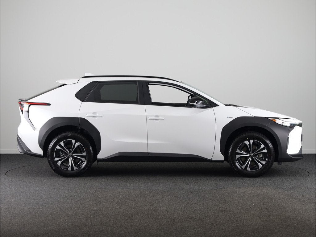 Toyota Bz4x Dynamic 71 kWh *DEMO* | Premium metaallak | Appl, Auto's, Toyota, 12 maanden, 1885 kg, 33 min, Wit