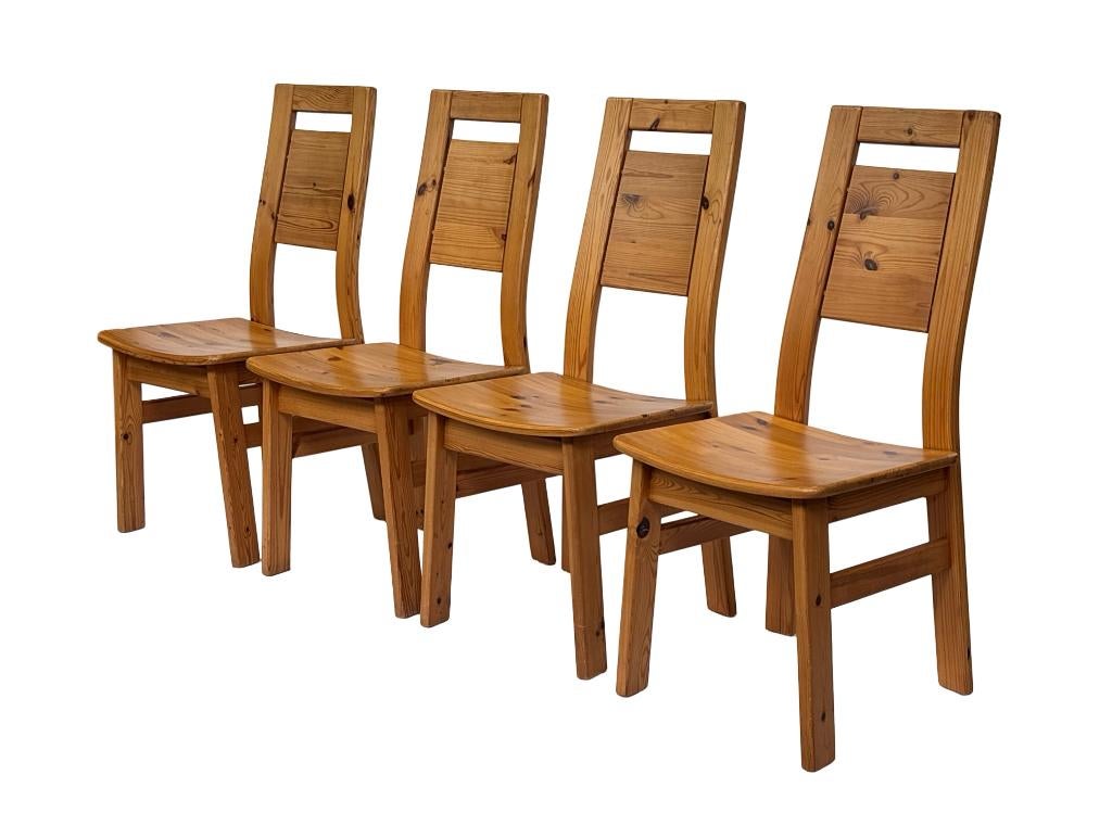Vintage set van vier eetkamerstoelen Fins Design Laukaan Puu, Huis en Inrichting, Stoelen, Bruin, Vintage, Zo goed als nieuw, Vier