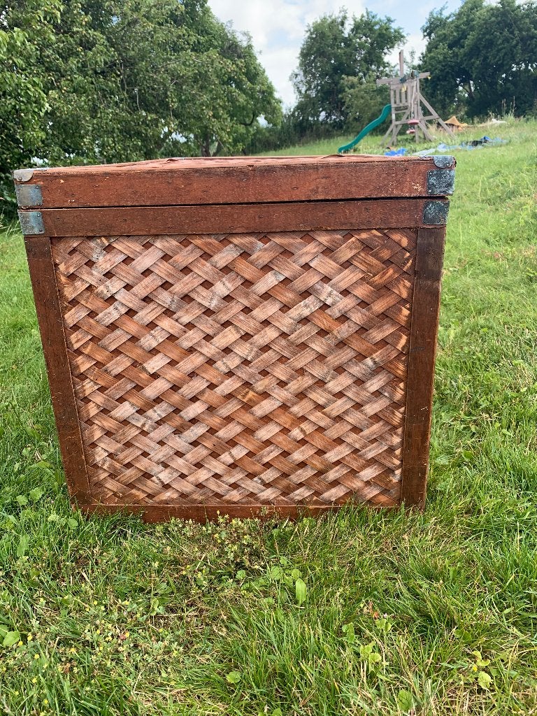 Vintage houten kist met gevlochten details, Ophalen of Verzenden