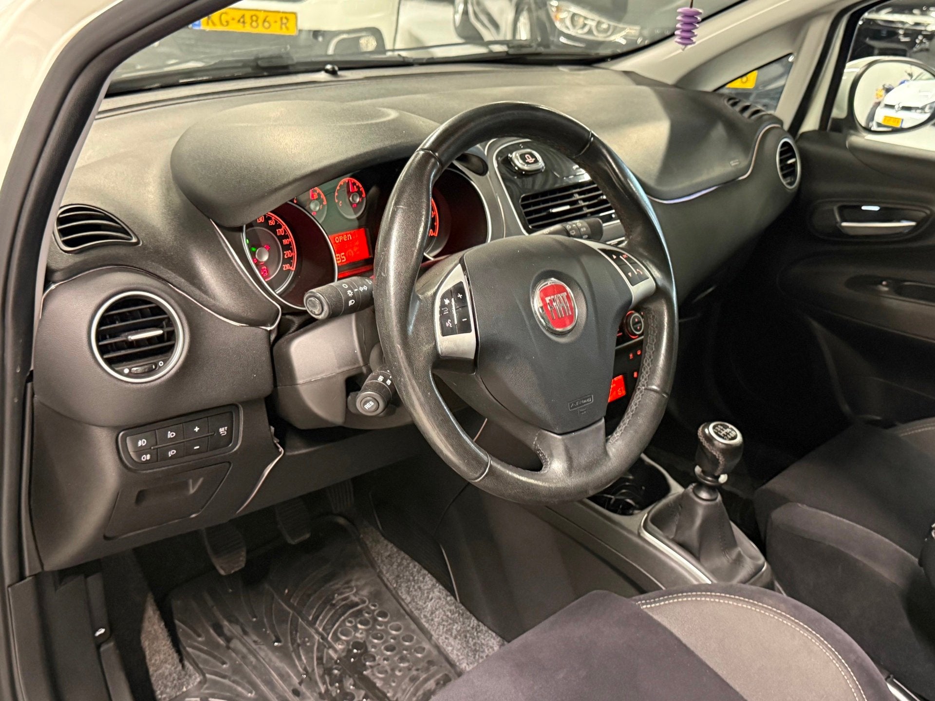 Fiat Punto Evo 0.9 TwinAir Lounge Airco|Panoramadak!, Auto's, Voorwielaandrijving, Gebruikt, Origineel Nederlands, Bedrijf