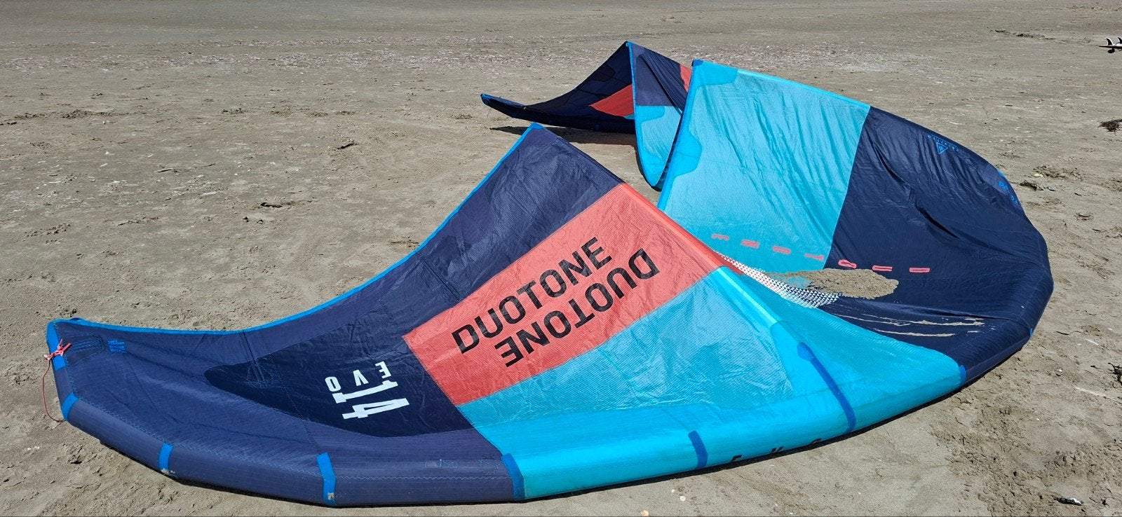 Duotone Evo 14m in goed staat + Duotone of North bar, Watersport en Boten, Gebruikt, Geen board, Ophalen of Verzenden, Kite
