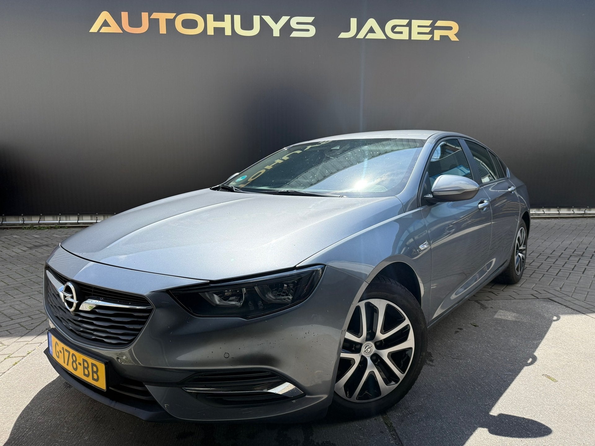 Opel Insignia Grand Sport 1.5 Turbo Edition Sport Camera, Auto's, Voorwielaandrijving, Dealer onderhouden, Stof, Gebruikt