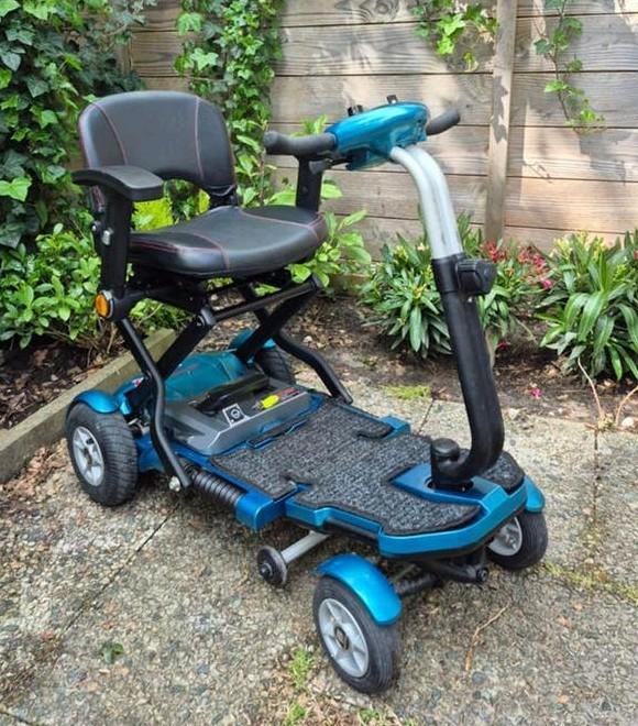 Mango Bobby deluxe 4-wiel opvouwbare scootmobiel, Diversen, Ophalen, Zo goed als nieuw, Mango