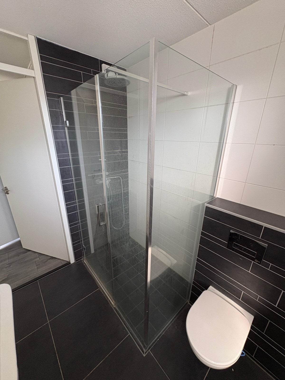 HELE Badkamer gratis meenemen, Huis en Inrichting, Badkamer | Complete badkamers, Ophalen, Zo goed als nieuw