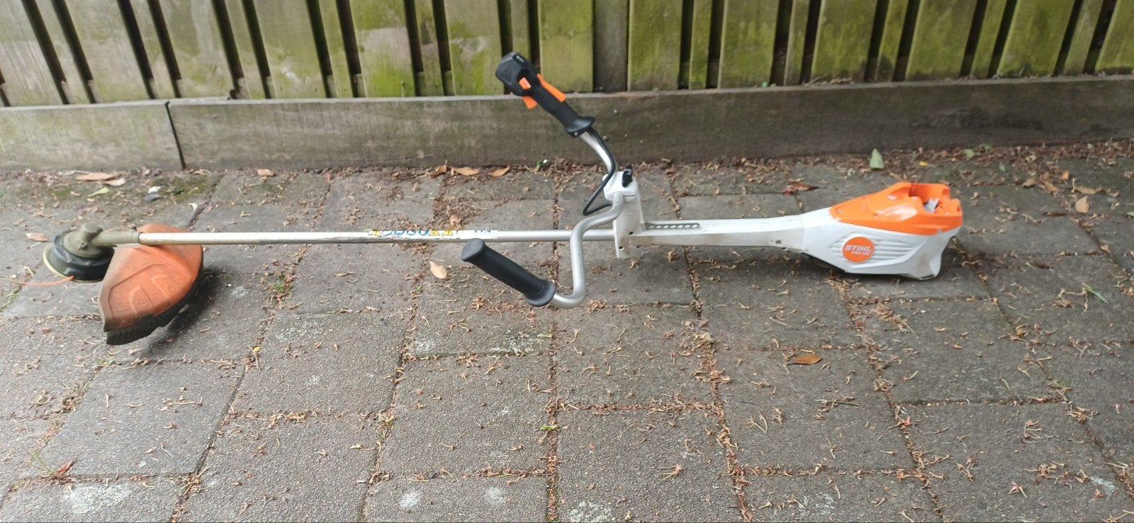 Stihl bosmaaier, Ophalen, Accu