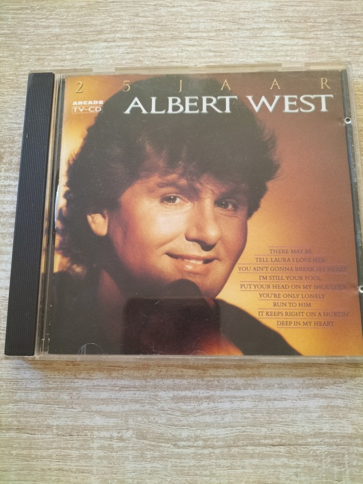 Albert West - 25 jaar, Verzenden