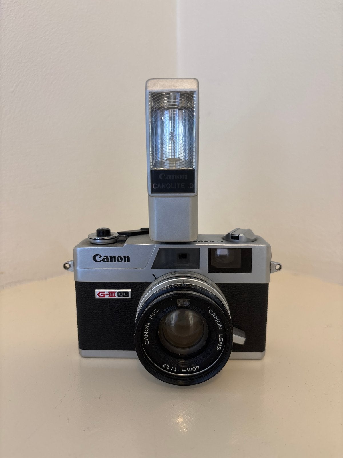 Canon Canonet QL17 G-III + Canolite D flitser (sluiter def), Ophalen of Verzenden, Niet werkend, Compact, Canon