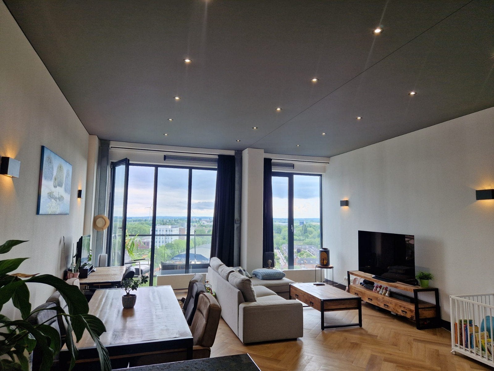 Woonkamer inrichting, eetkamer tafel en stoelen, kledingkast, Ophalen, Gebruikt