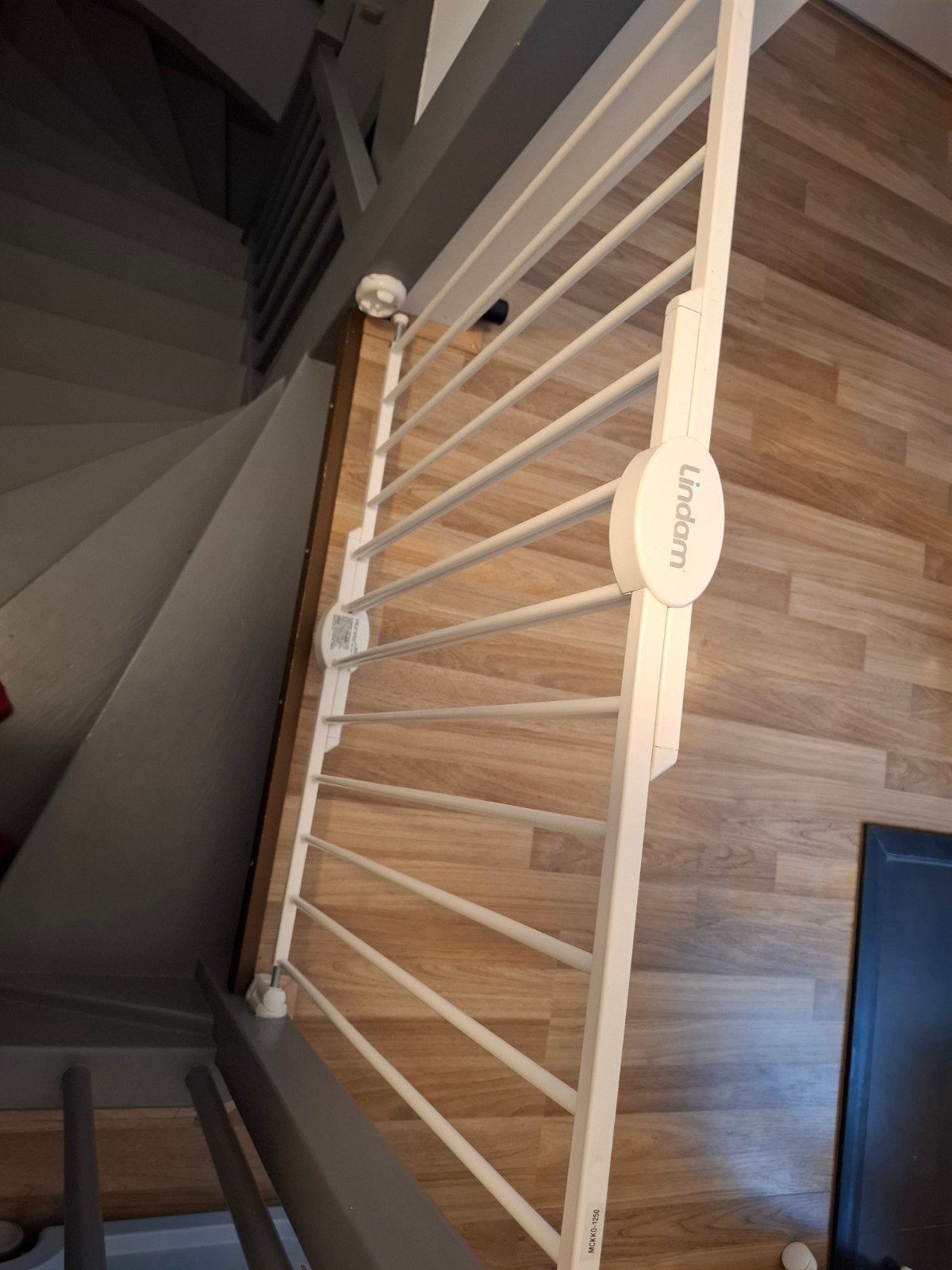 Lindam babyhekje babygate 64.5cm to 102cm., Kinderen en Baby's, Traphekjes, Ophalen, Zo goed als nieuw