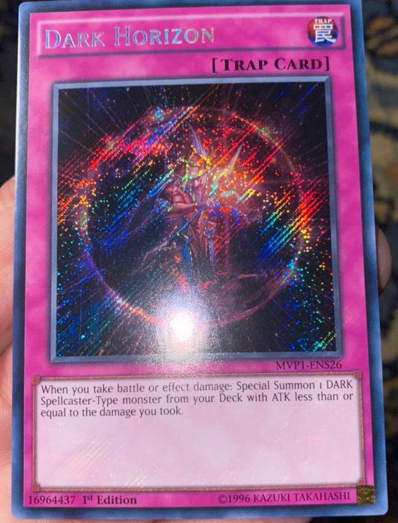 Yu-Gi-Oh! Dark Horizon MVP1 1st Edition !, Ophalen of Verzenden, Zo goed als nieuw, Losse kaart, Foil