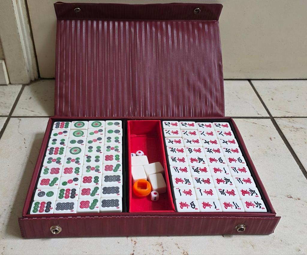 Mahjong set in luxe opbergkoffer – direct speelbaar, Ophalen, Zo goed als nieuw