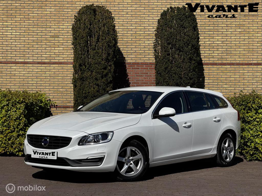 Volvo V60 1.5 T2 Nordic+ AUT.*Stoel/Vooruit.VRW*Cruise*Clima, Euro 6, 4 cilinders, Met garantie (alle), Origineel Nederlands