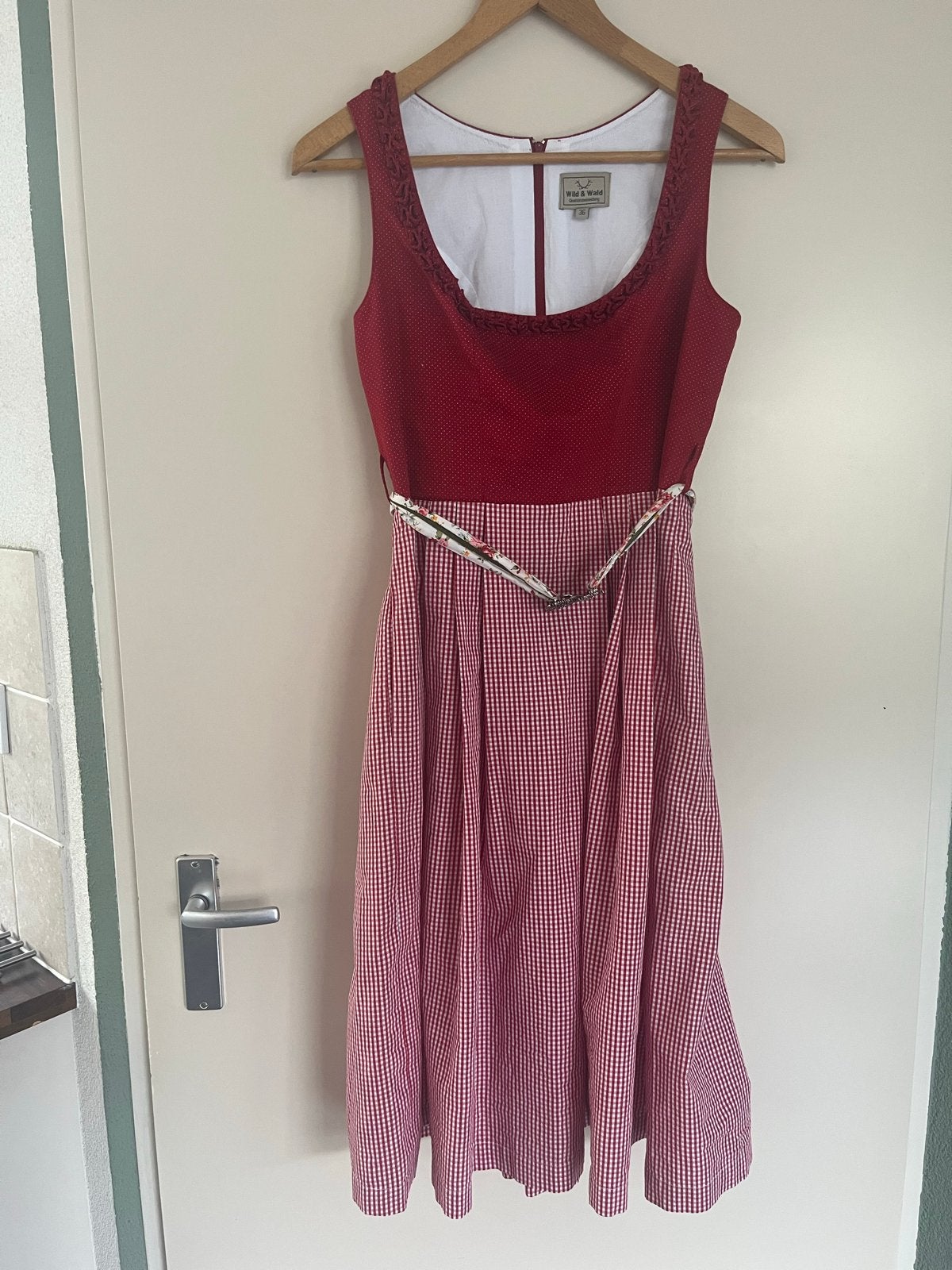 Oostenrijkse Dirndl - Zo goed als nieuw - Maat 36 (S), Ophalen of Verzenden, Kleding, Maat 36 (S), Overige thema's