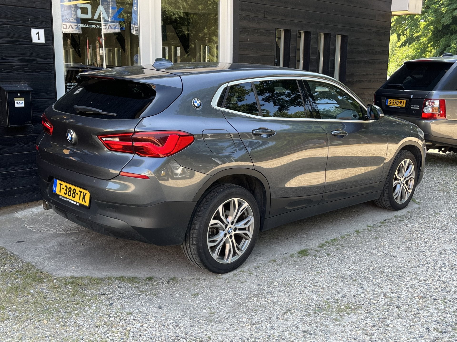 BMW X2 sDrive18i High Executive Edition Aut/Ecc/Leer/Navi/Pa, Gebruikt, Euro 6, Leder, 3 cilinders