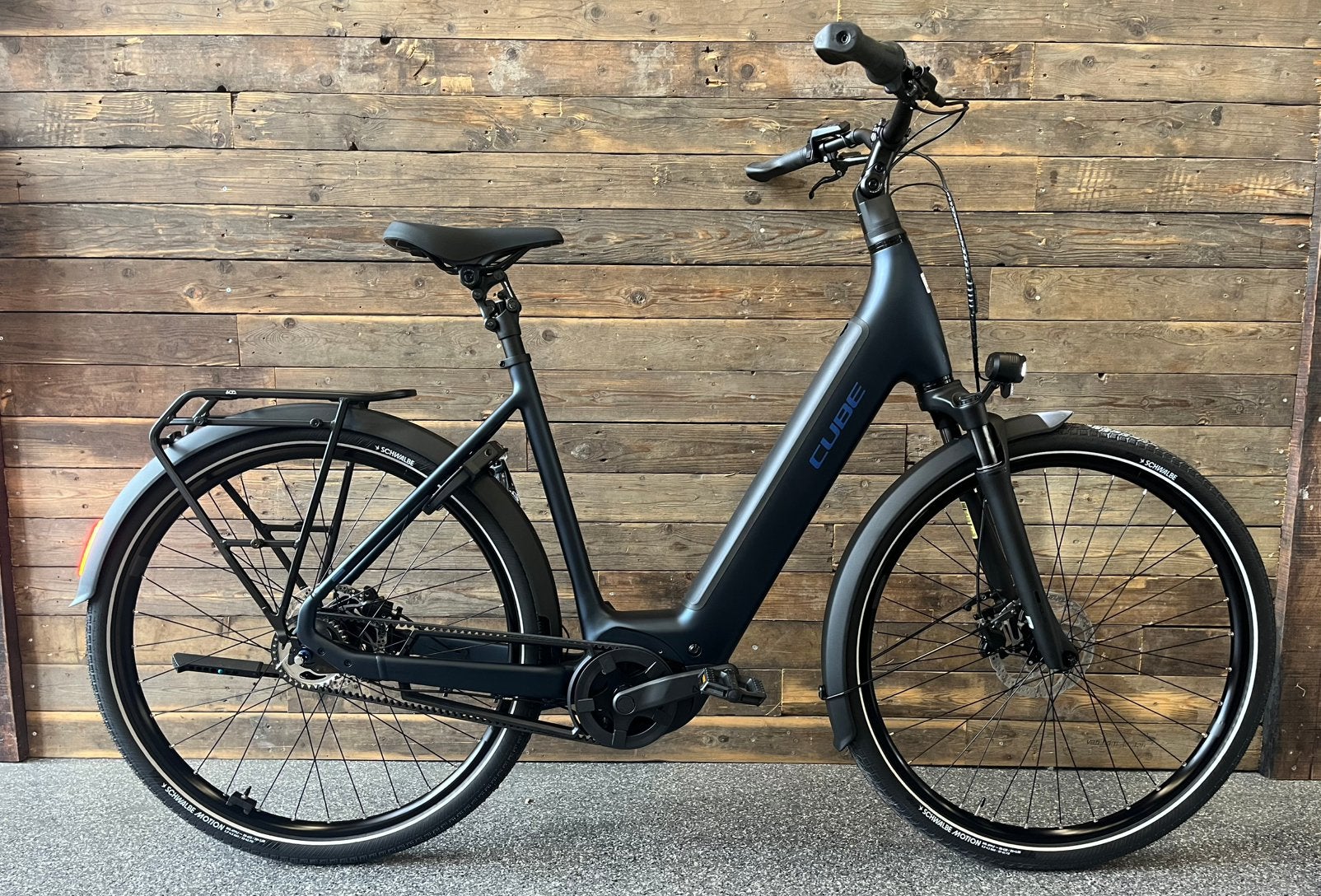 Cube Supreme Hybrid de Luxe One Indigo Blue Lage instap 58, Fietsen en Brommers, Elektrische fietsen, Ophalen, Nieuw, Cube, 50 km per accu of meer
