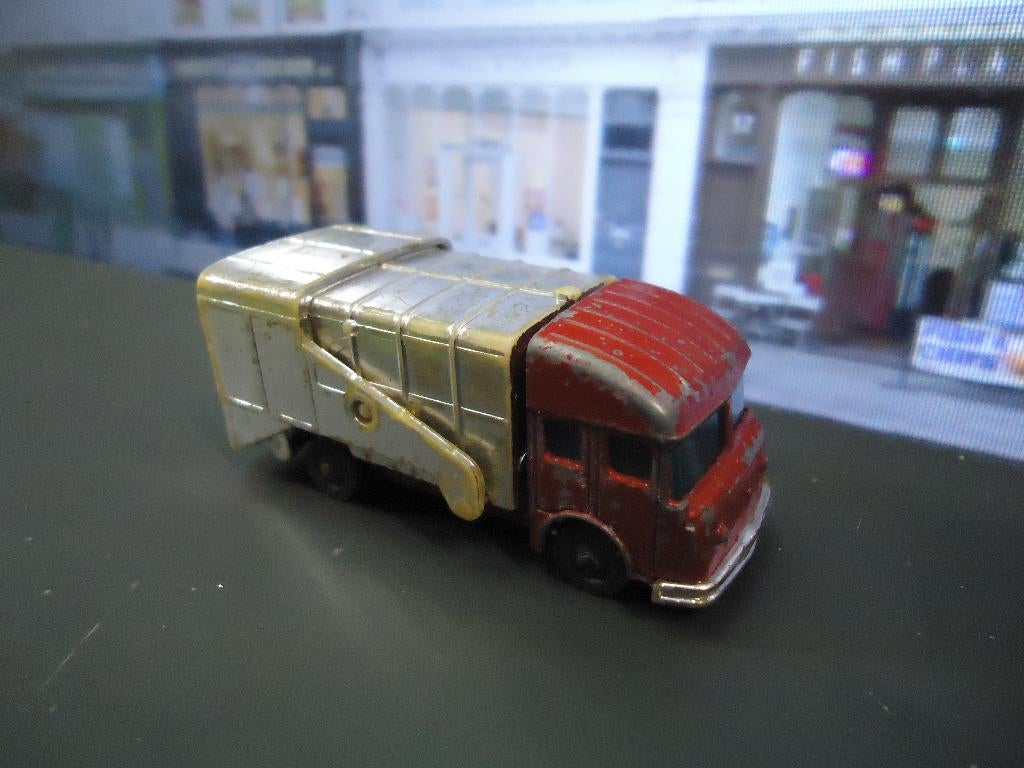 S&D Refuse Truck - Husky Models Nr.25 Vuilniswagen rood, Ophalen of Verzenden, Gebruikt, Auto