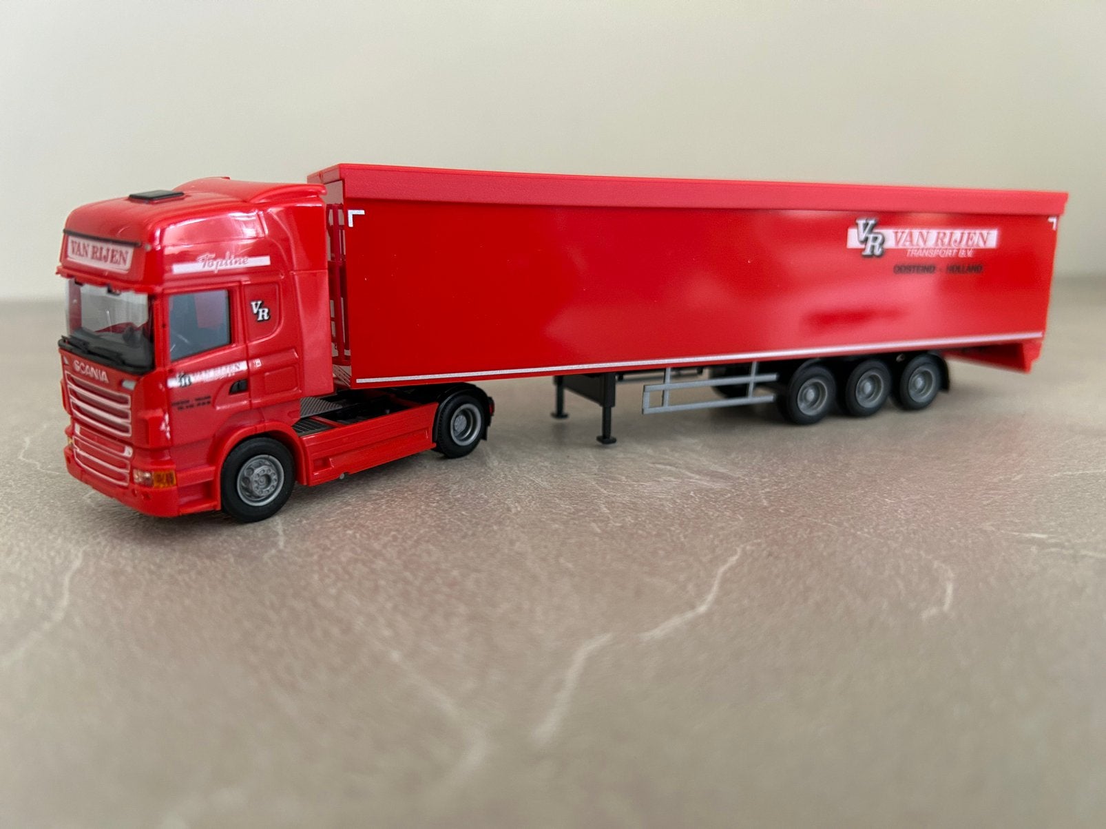 Vrachtwagen miniatuur 1:87 van rijen transport, Ophalen