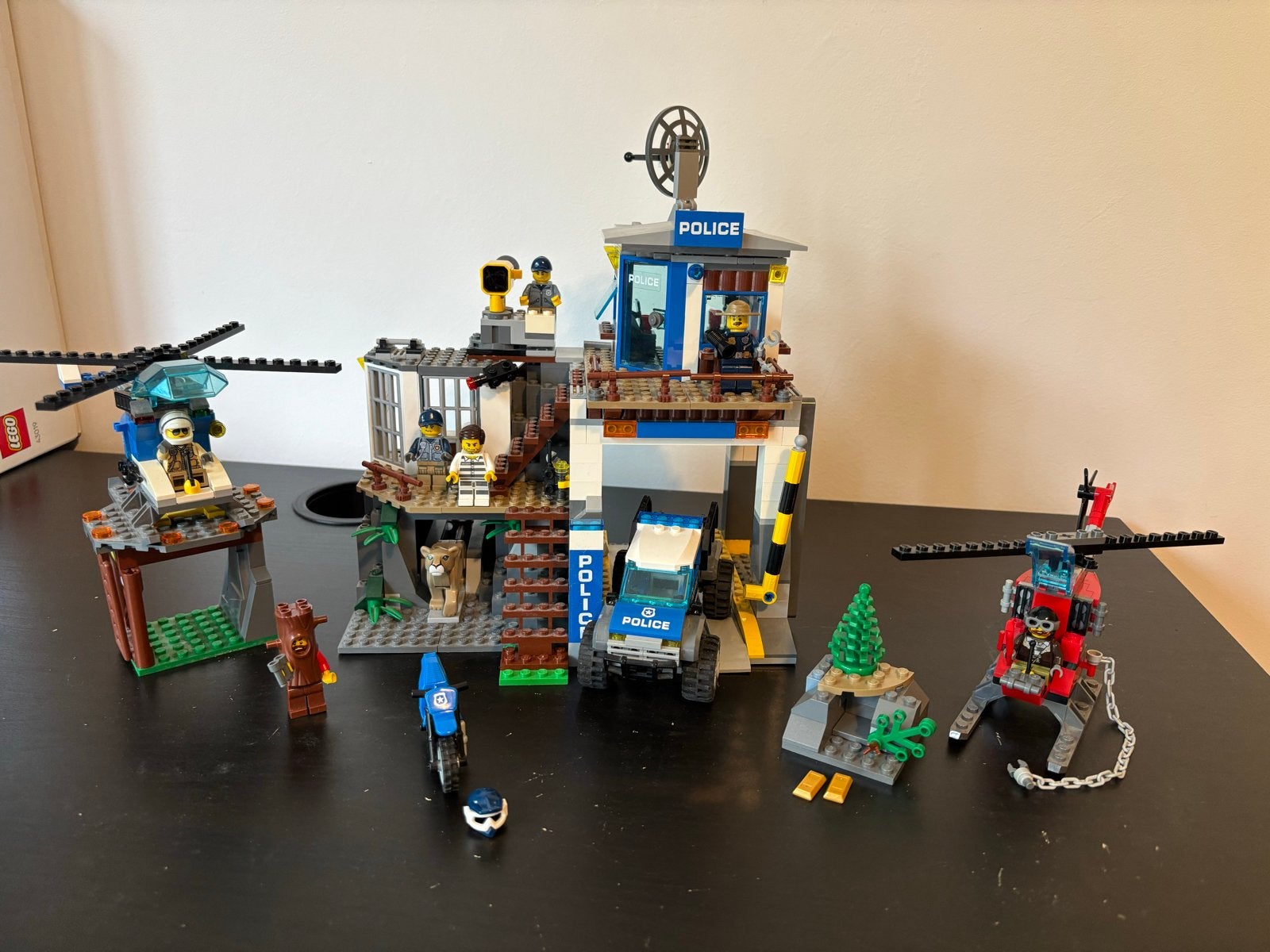 LEGO City 60174 Bergpolitiebureau, Kinderen en Baby's, Speelgoed | Duplo en Lego, Ophalen, Gebruikt, Lego, Inclusief doos