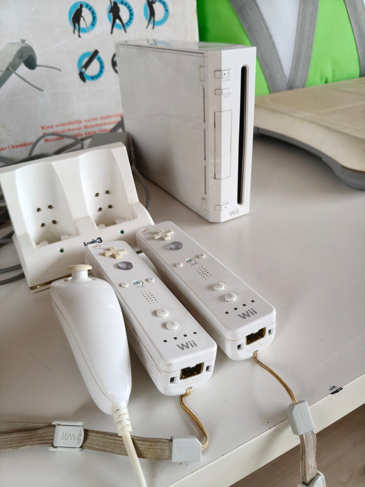 Nintendo Wii Entertainment Pack met 2 controllers en games, Ophalen of Verzenden, Gebruikt, Met 2 controllers, Met games