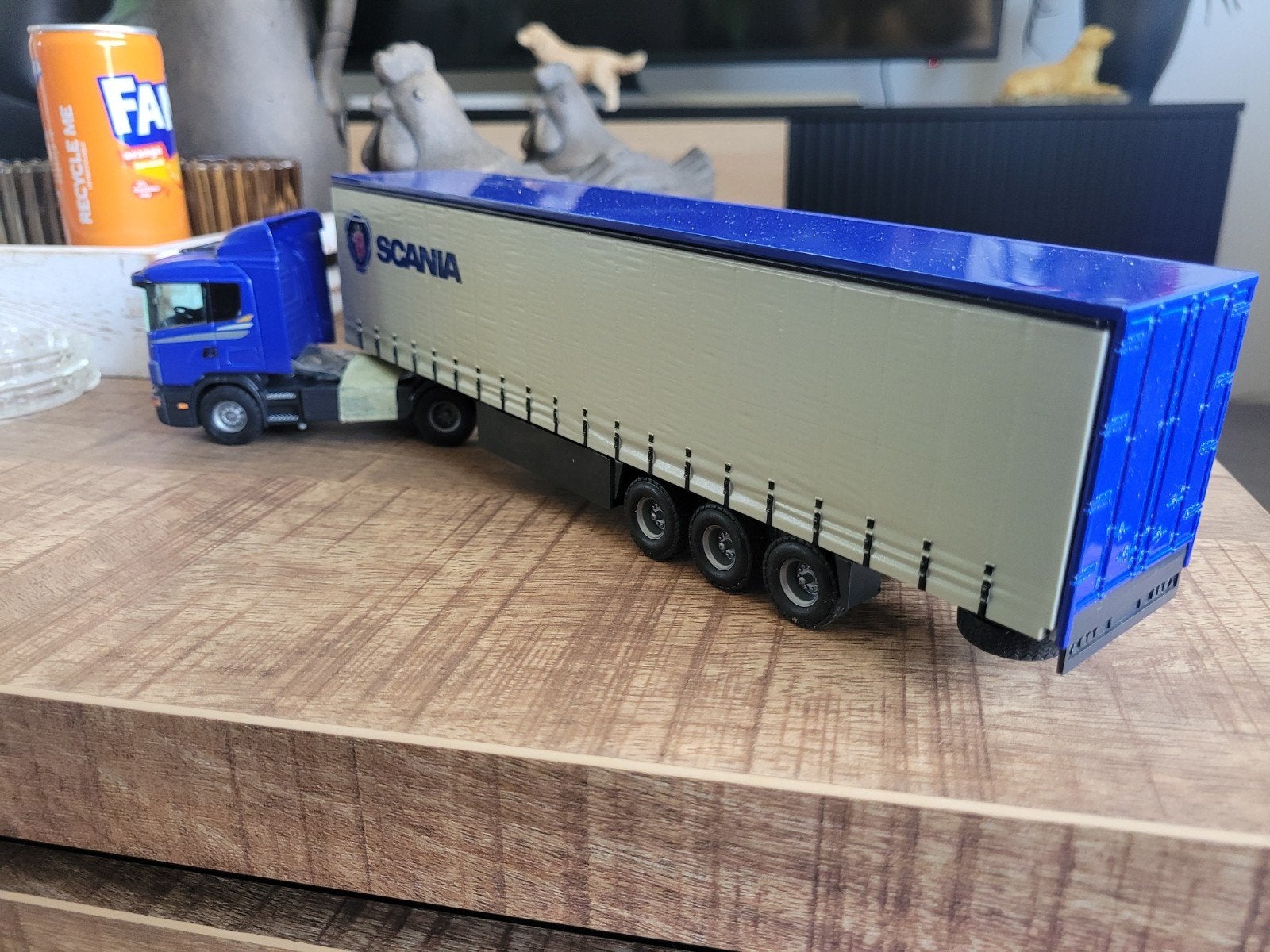 scania met demo oplegger schuifzeil, T, Zo goed als nieuw, Tekno, Bus of Vrachtwagen