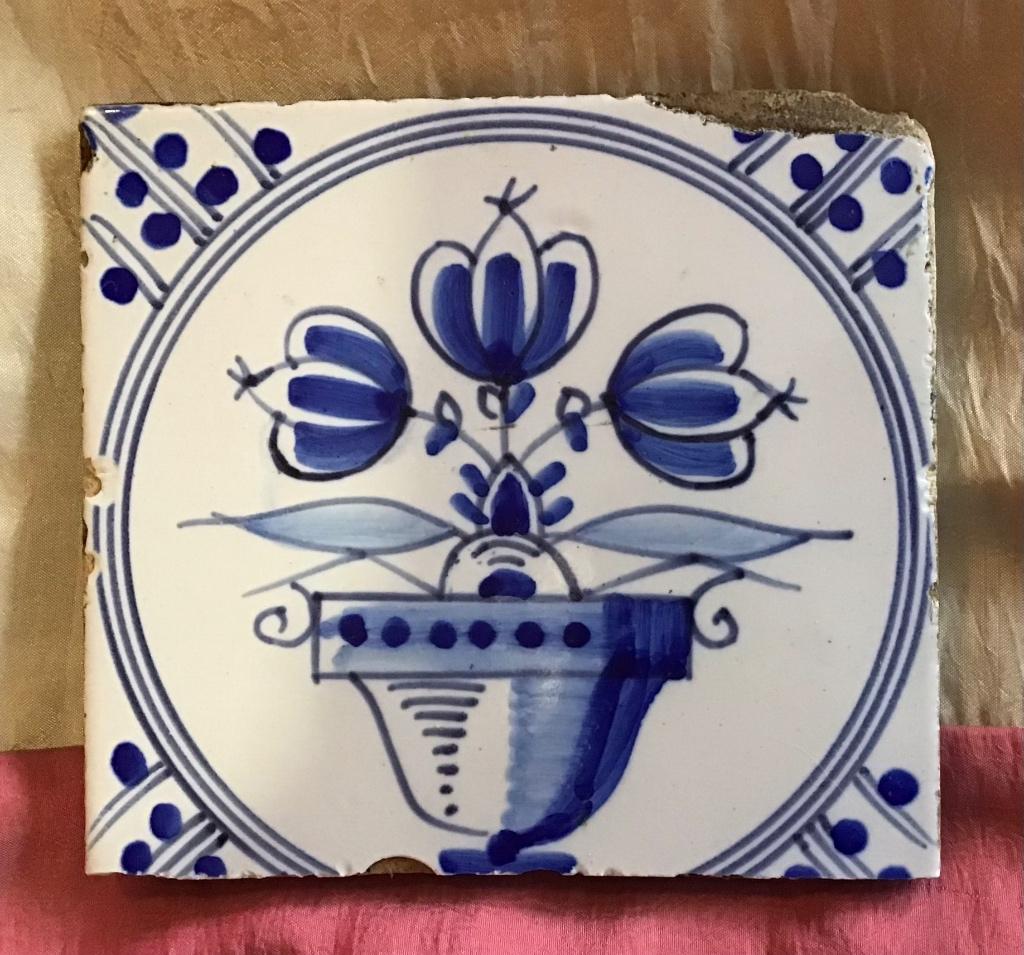 Antieke Delfts Blauwe tegel Bloemen in Vaas, Antiek en Kunst, Ophalen of Verzenden