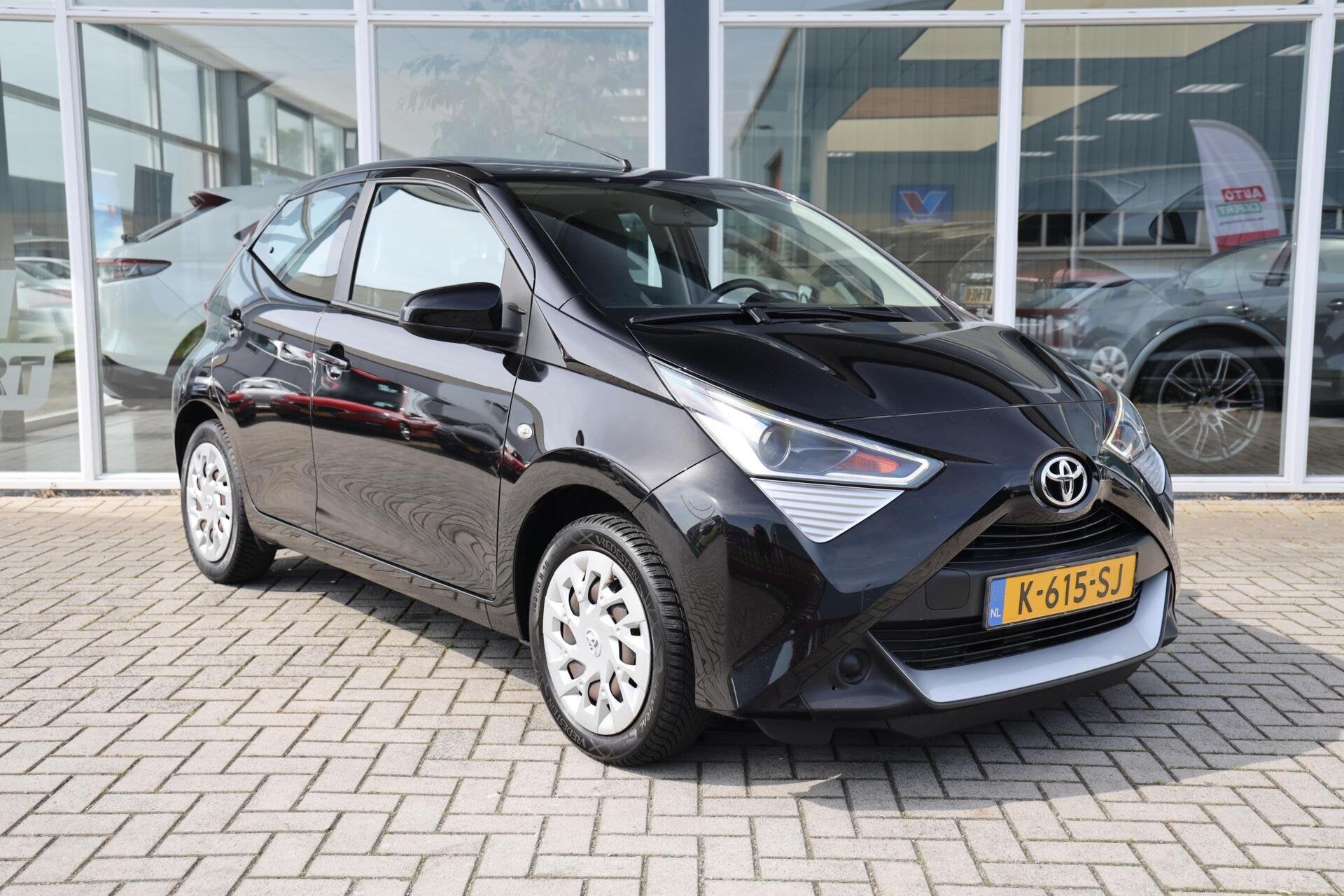 Toyota Aygo 1.0 VVT-i x-play|Camera|Apple carplay/android au, Auto's, Toyota, Voorwielaandrijving, Gebruikt, Euro 6, 4 stoelen