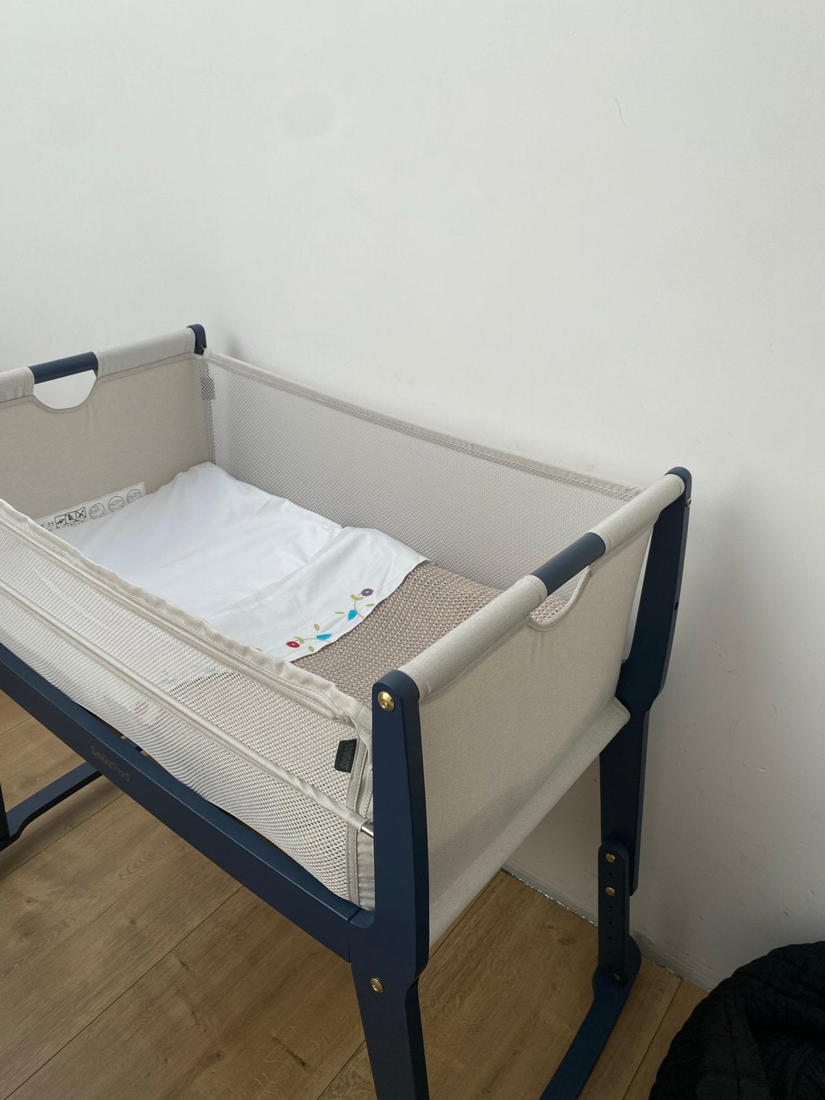 SnuzPod Studio Co-sleeper - London Navy, Ophalen, Zo goed als nieuw, Wieg