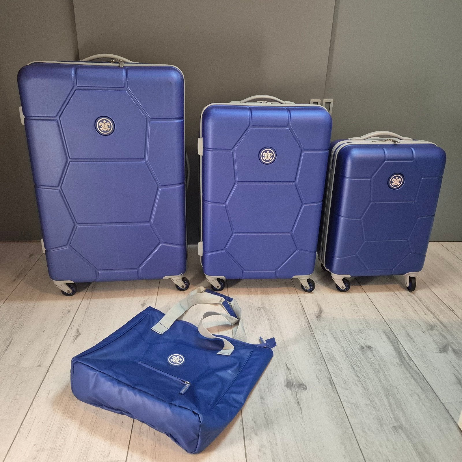 Suitsuit kofferset met tas - Weinig gebruikt, Sieraden, Tassen en Uiterlijk, Koffers, Ophalen, Gebruikt, Wieltjes