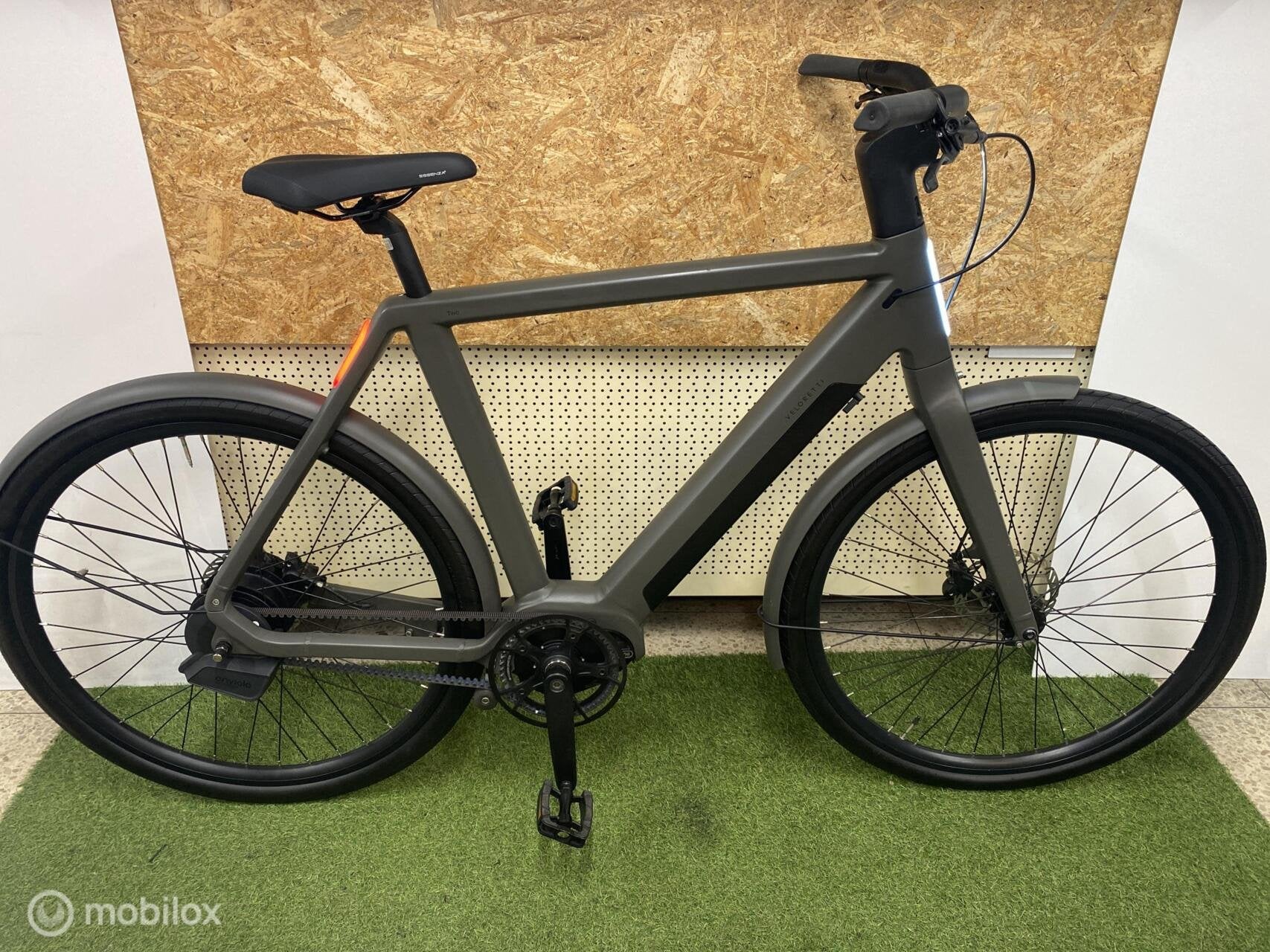 VELORETTI ACE TWO PRO 2025 E-BIKE BELT DRIVE SLECHTS 5 KM, Fietsen en Brommers, VELORETTI, Veloretti, Zo goed als nieuw, 59 cm of meer