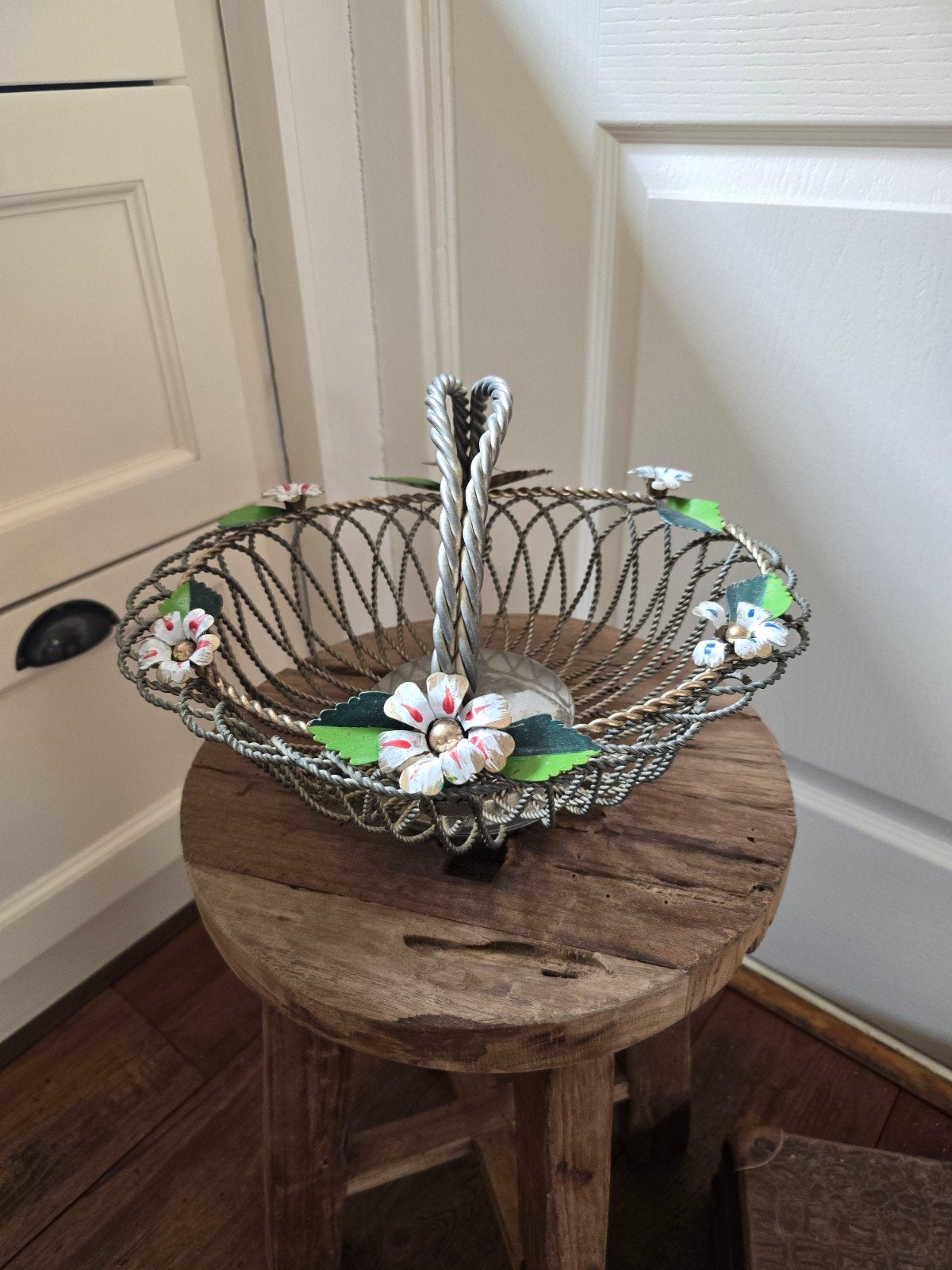 Antiek Frans draadmandje met bloemdecoratie - 30 cm, Antiek en Kunst, Ophalen of Verzenden