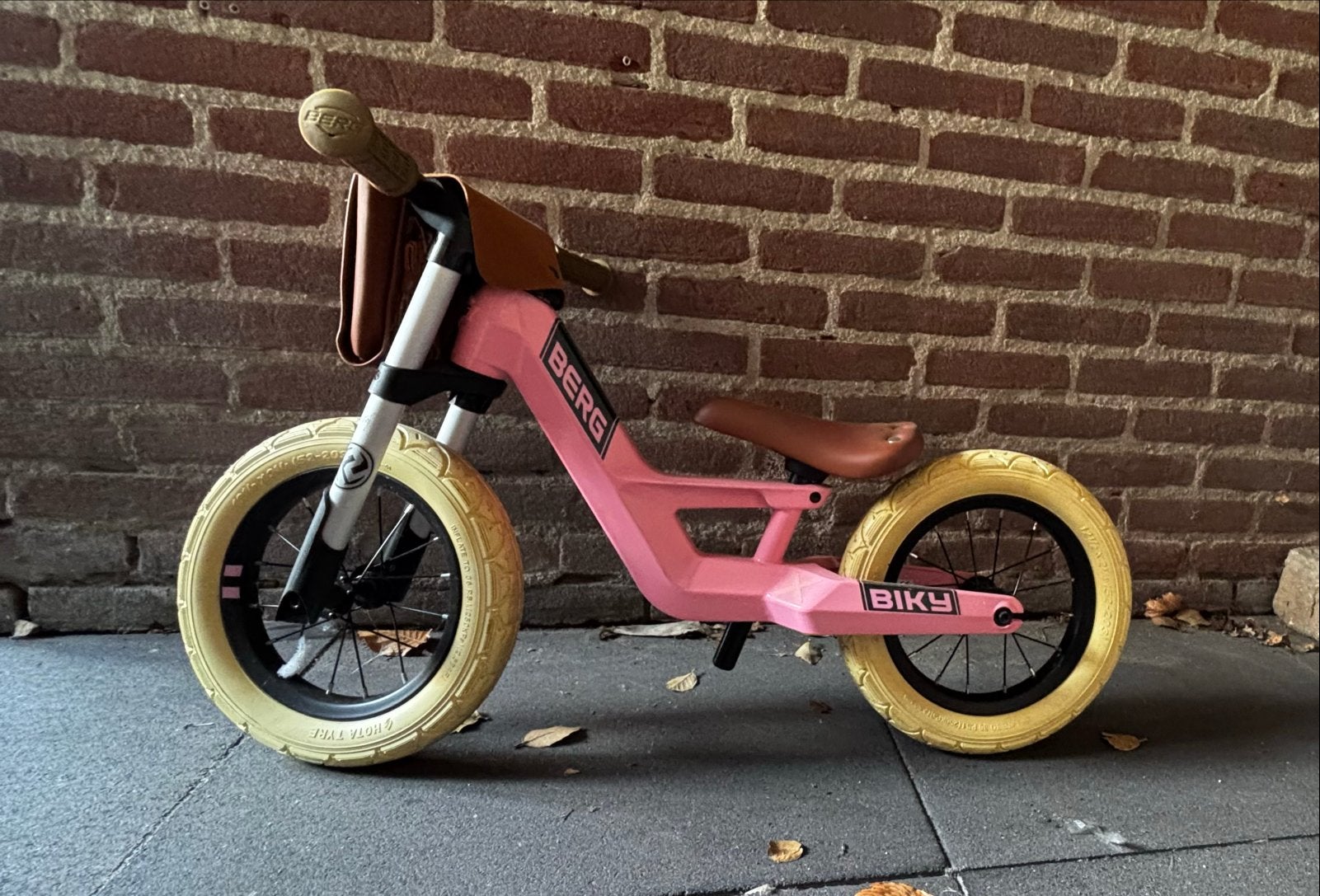 BERG Biky Loopfiets Retro Roze - Zo goed als nieuw, Ophalen, Zo goed als nieuw, Loopfiets