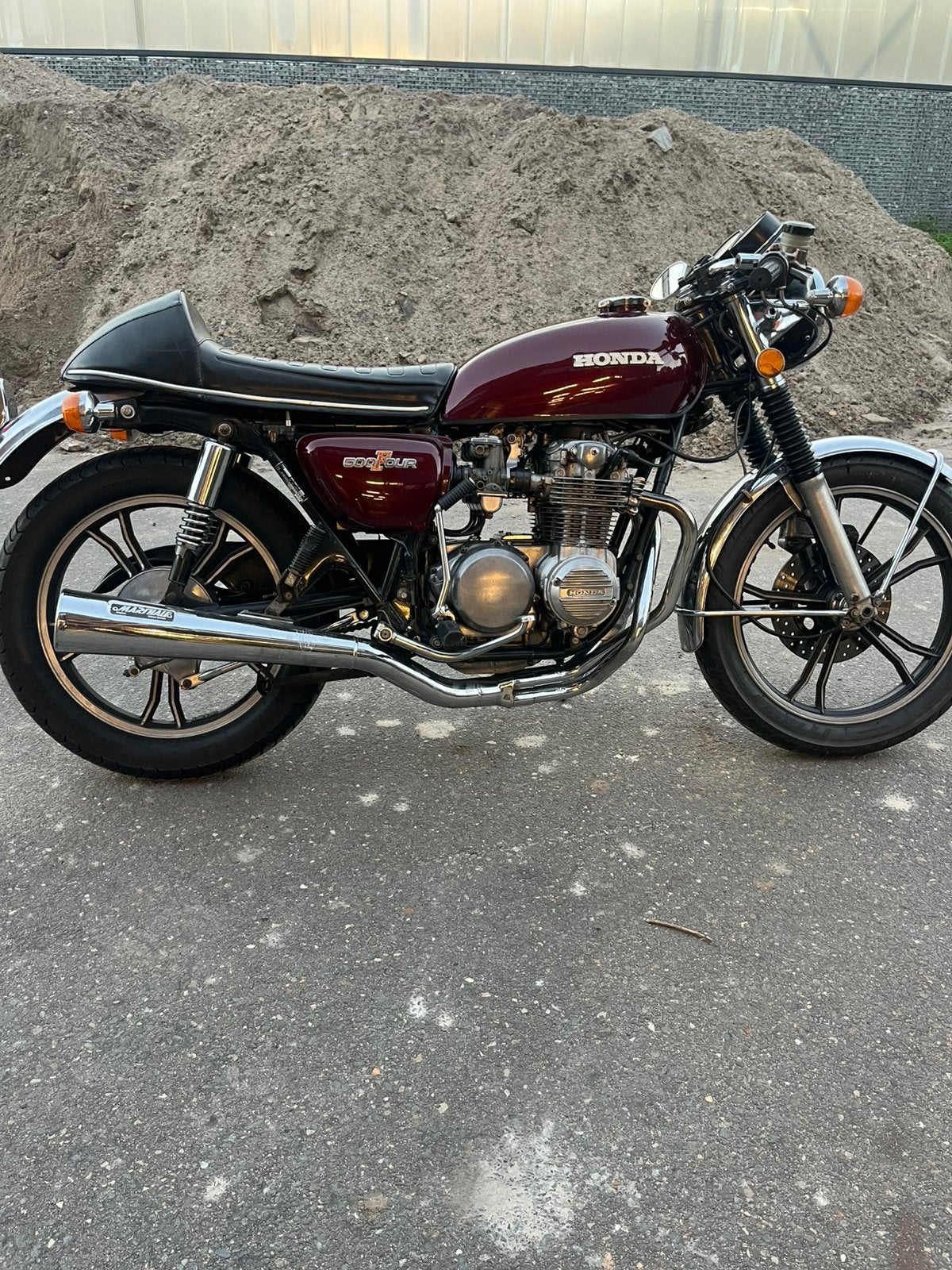 Honda cb500 four 1976 ,moto guzzi custom,helix custom, Particulier