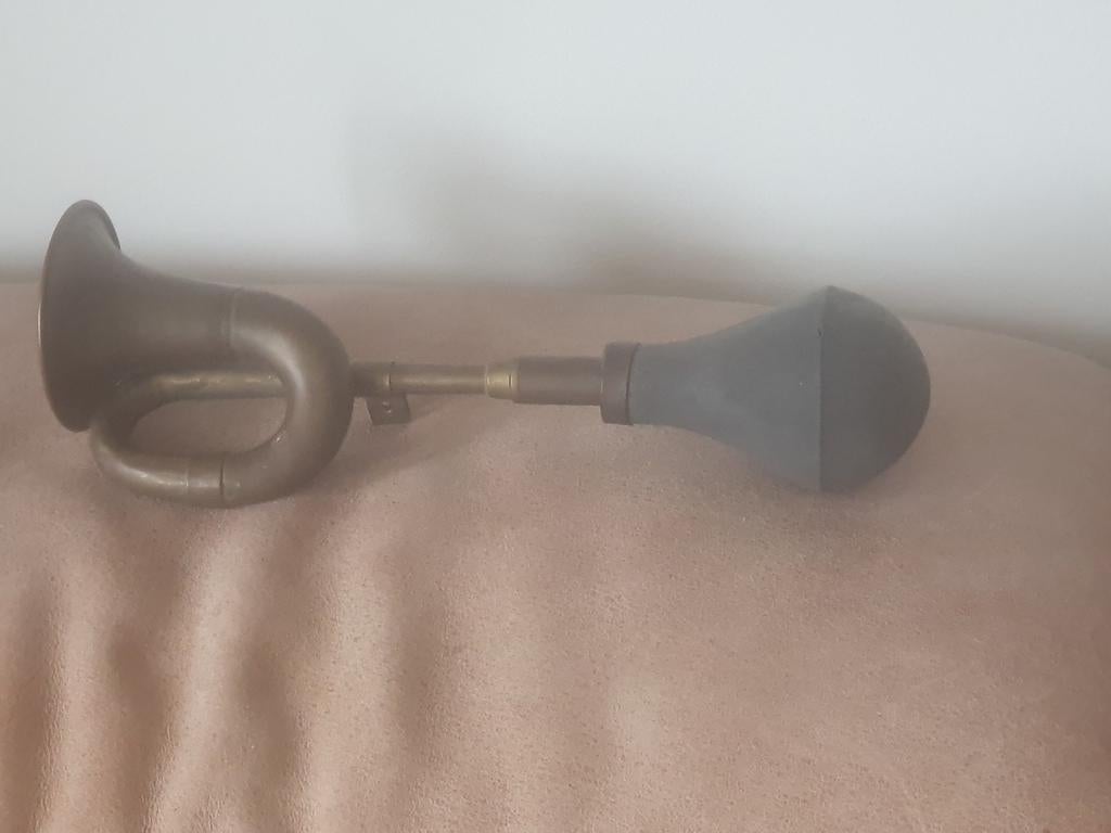 Een prachtige antieke autotoeter koper Old timer onderdeel, Ophalen