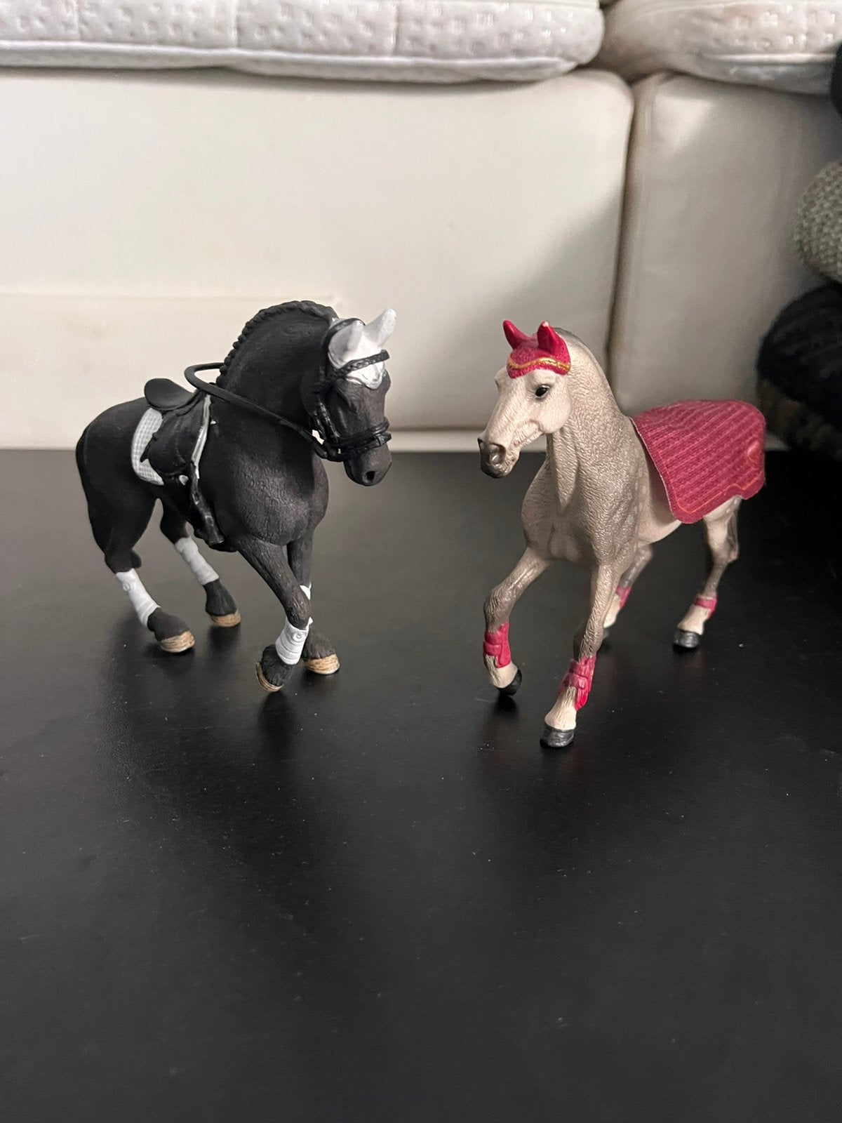 Schleich paarden met tuig, Ophalen of Verzenden, Zo goed als nieuw, Paard, Beeldje of Figuurtje
