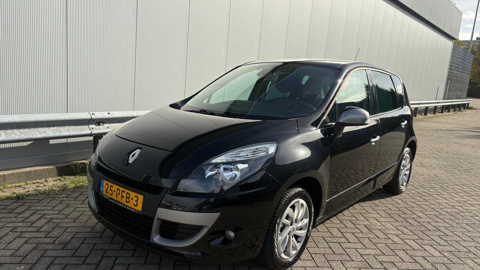Renault Scénic 1.4 96KW 2011 Zwart Navi/ SPORT, Voorwielaandrijving, 4 cilinders, Zwart, Handgeschakeld