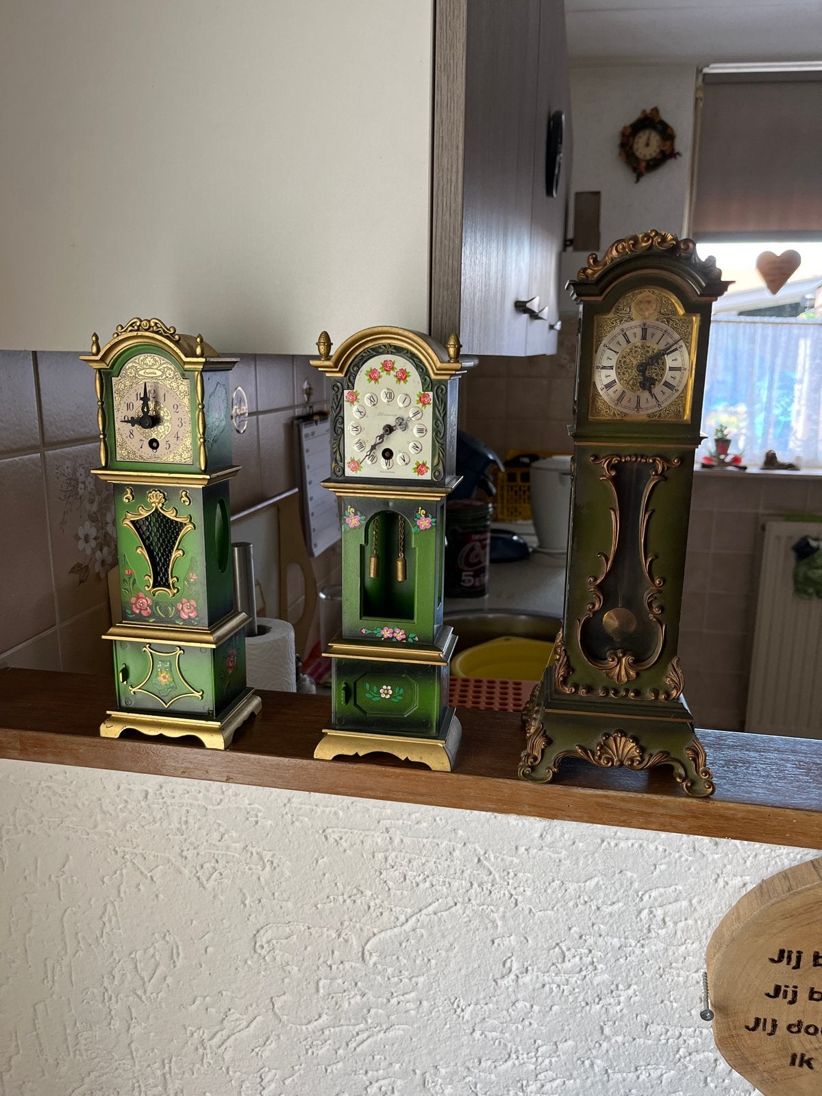 3 miniatuur klokken, waarvan 1 met sleutel, Ophalen of Verzenden