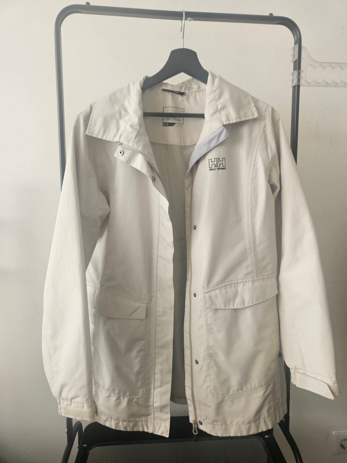 Helly Hansen jas, M/38 in perfecte staat, crème. Lengte 75cm, Kleding | Dames, Maat 38/40 (M), Helly Hansen, Beige, Ophalen of Verzenden