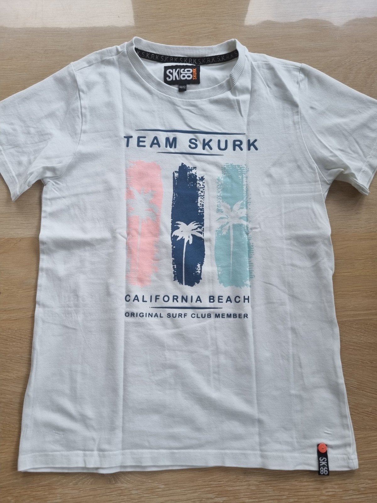 SK868 Team Skurk T-shirt - Wit met print, 146-152, Kinderen en Baby's, Jongen of Meisje, SK868, Ophalen of Verzenden, Zo goed als nieuw