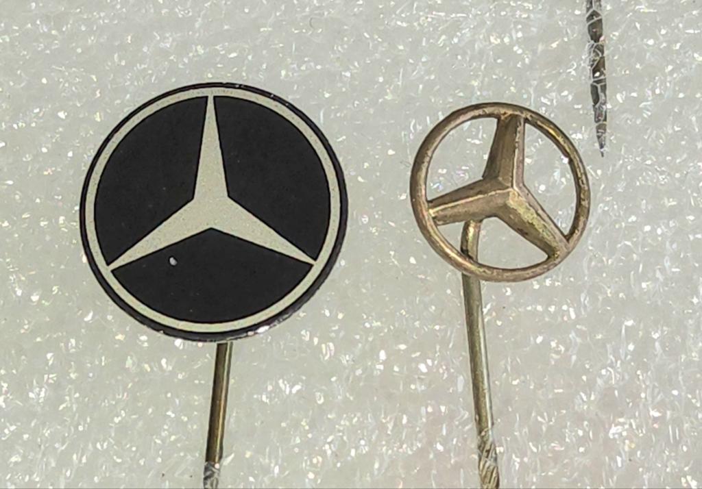 2 Mercedes Benz Speldjes - Vintage Auto Emblemen, Ophalen of Verzenden, Gebruikt, Merk, Speldje of Pin
