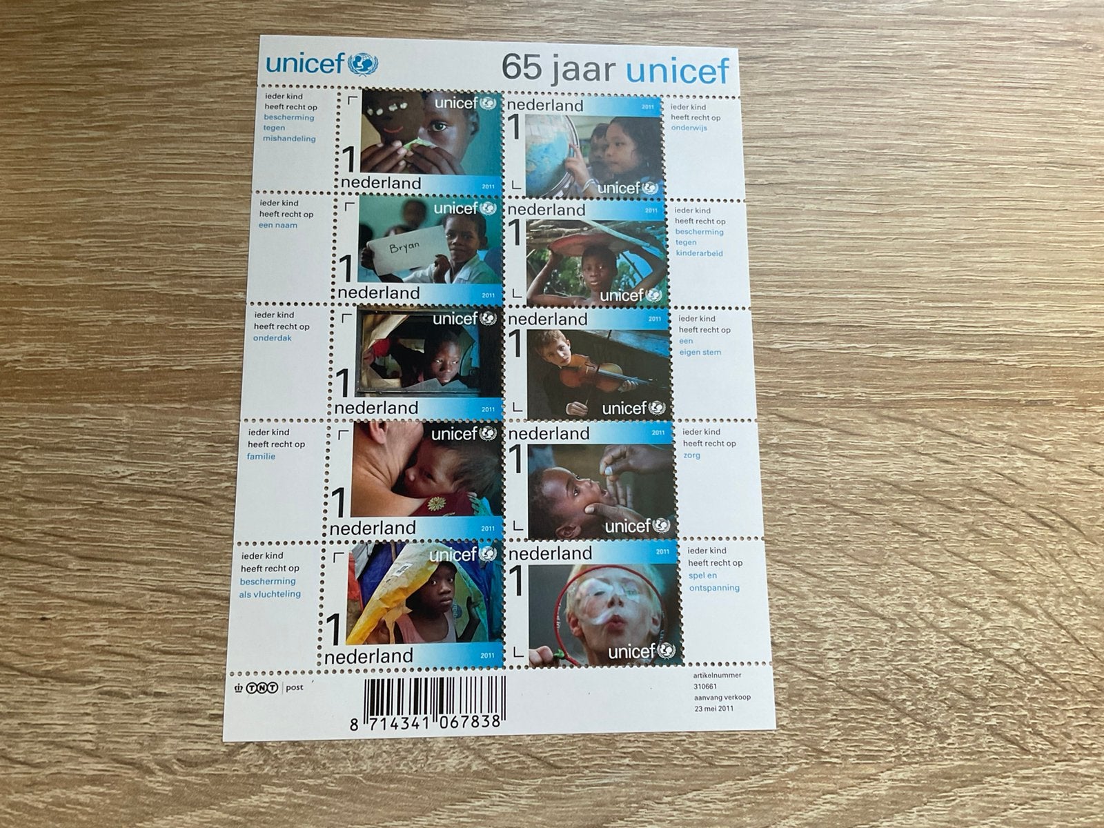Velletje 65 jaar Unicef, Postzegels en Munten, Verzenden, Na 1940, Postfris
