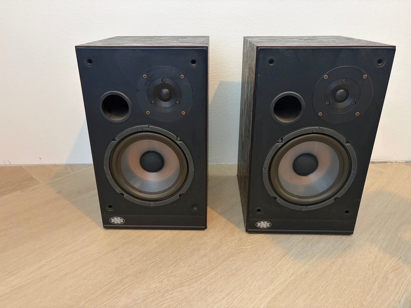 BNS E14 Luidsprekers - 70 Watt, Gebruikt, Inclusief kabels, 60 tot 120 watt, Boekenplank luidspreker