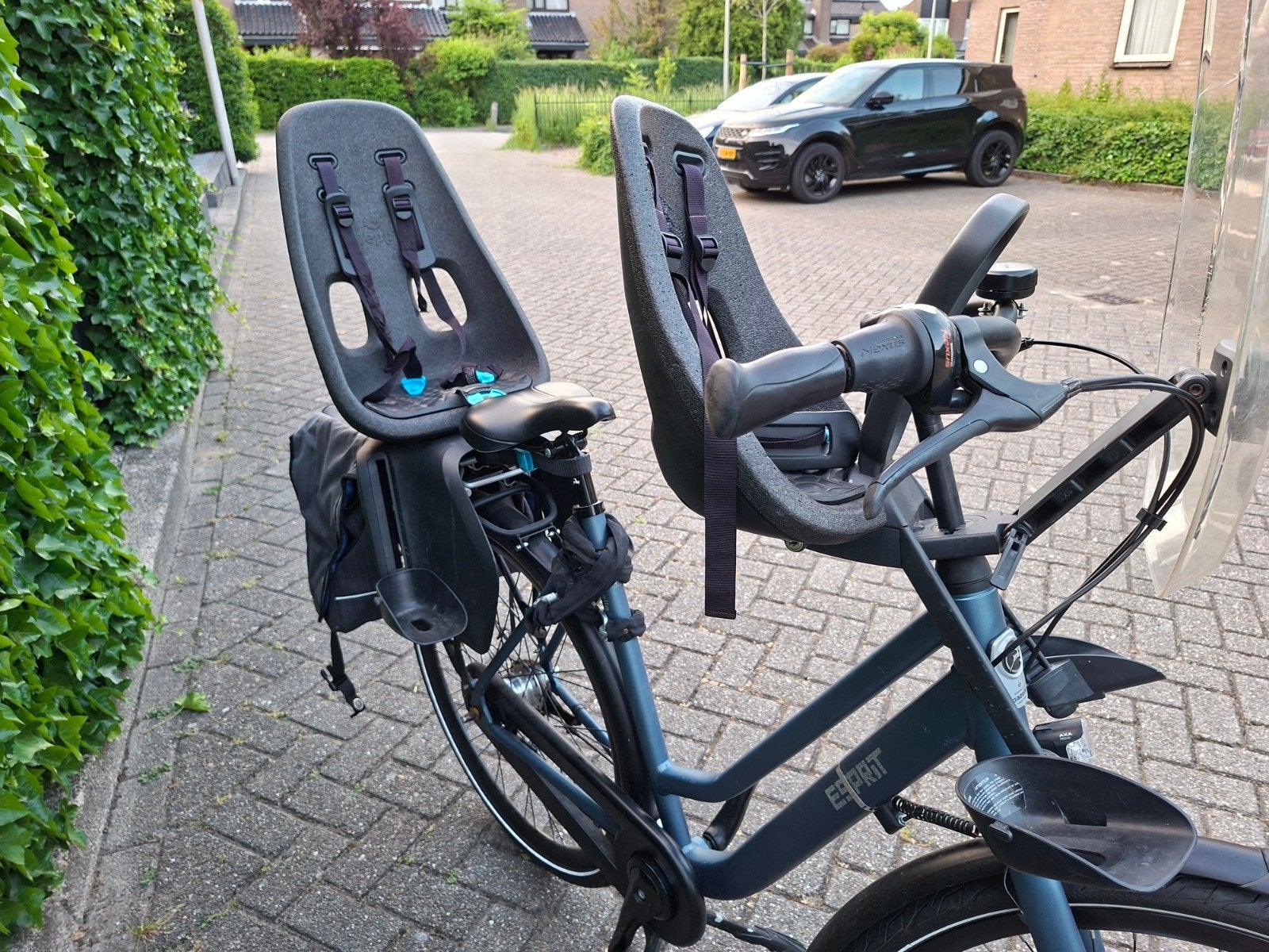 Complete set, Thule Yepp nexxt maxi en mini, fietsstoeltjes, Ophalen, Gebruikt